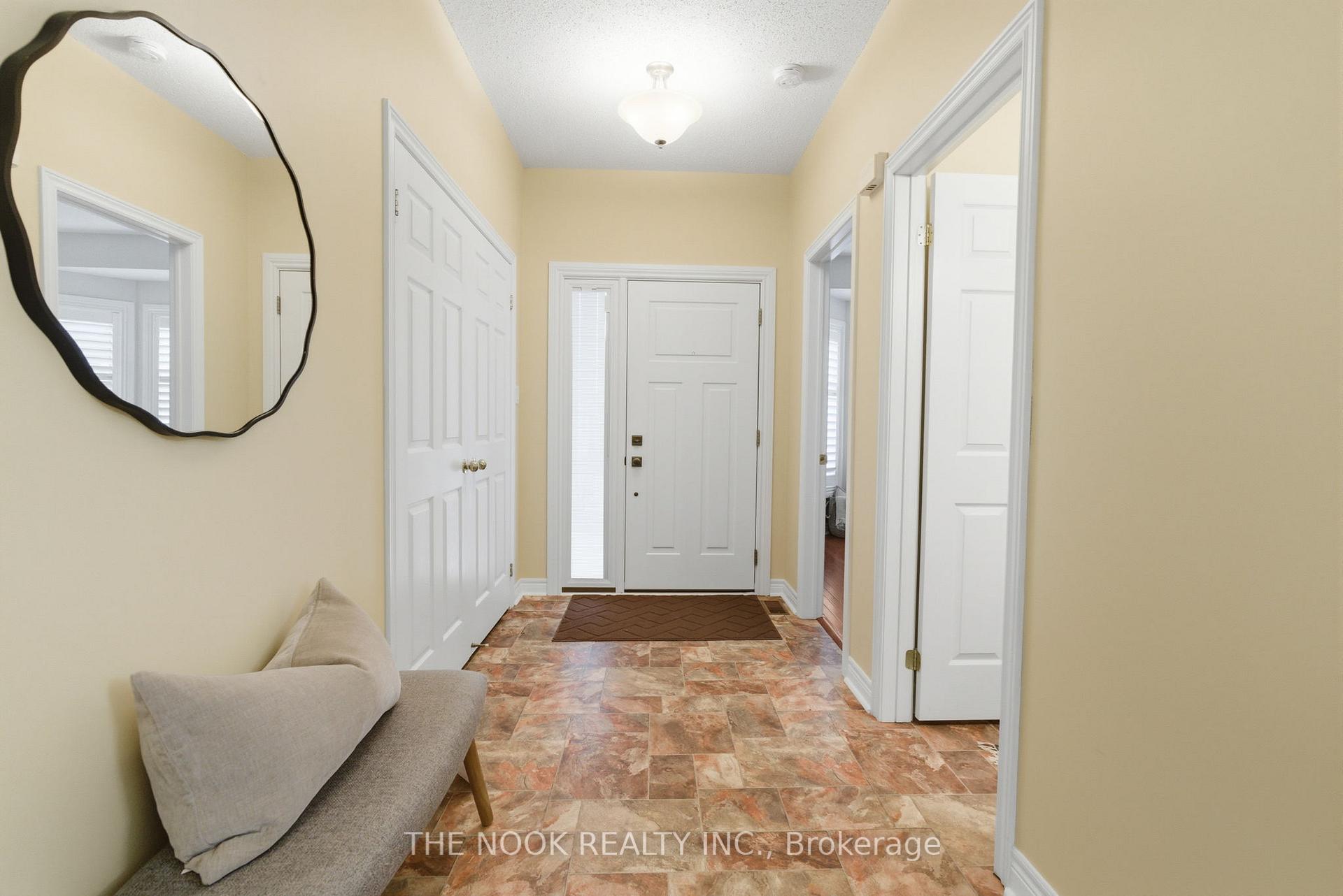 Photo 5 of 19 Heatherlea Drive, Clarington, Bowmanville — HOMEH