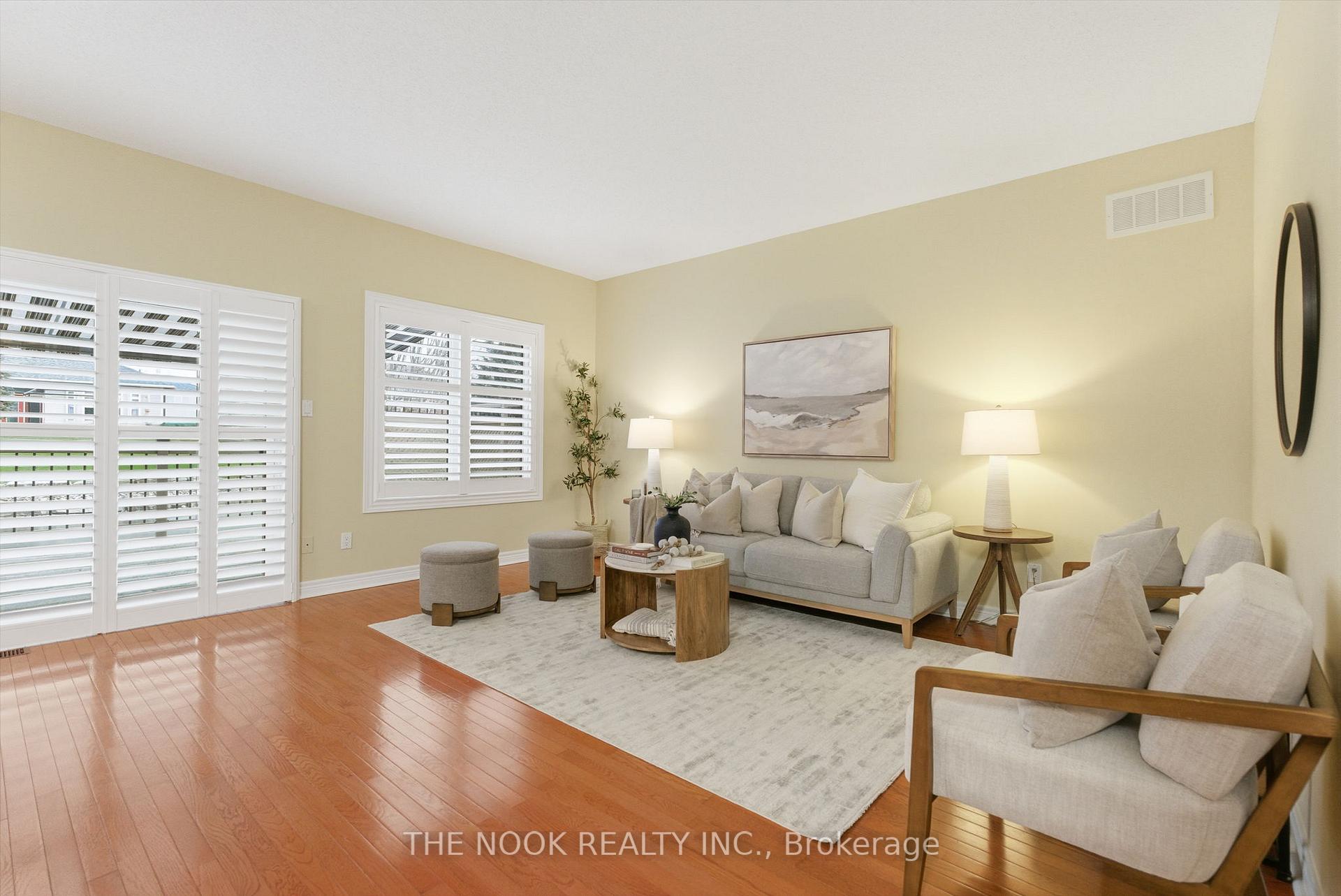 Photo 11 of 19 Heatherlea Drive, Clarington, Bowmanville — HOMEH