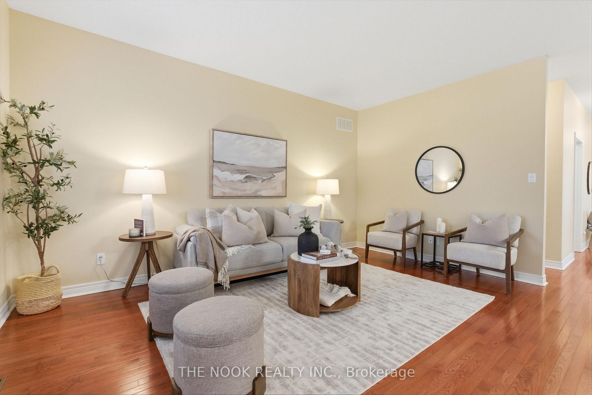 Photo 14 of 19 Heatherlea Drive, Clarington, Bowmanville — HOMEH