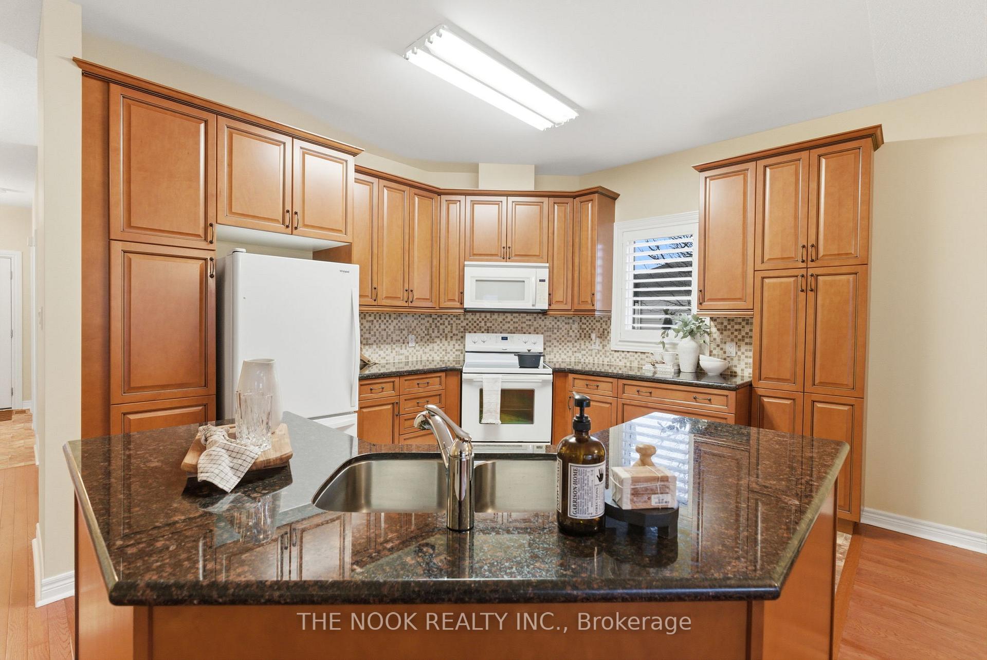 Photo 20 of 19 Heatherlea Drive, Clarington, Bowmanville — HOMEH
