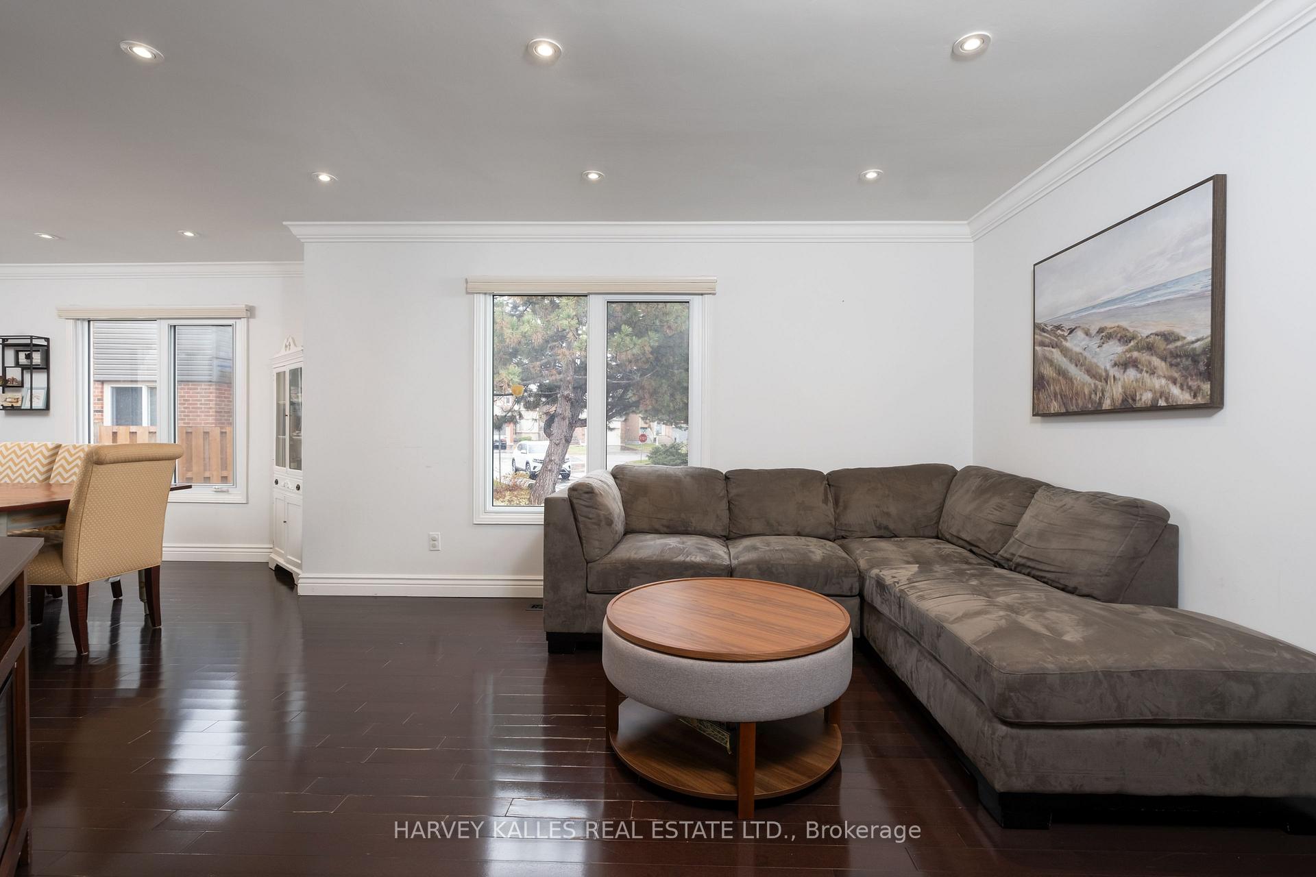 Photo 5 of 14 Beaumont Place, Vaughan, Uplands — HOMEH