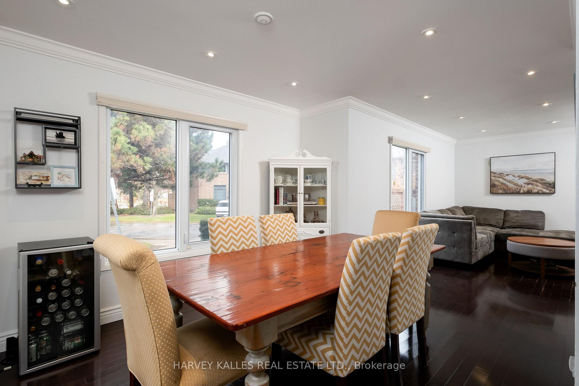 Photo 8 of 14 Beaumont Place, Vaughan, Uplands — HOMEH