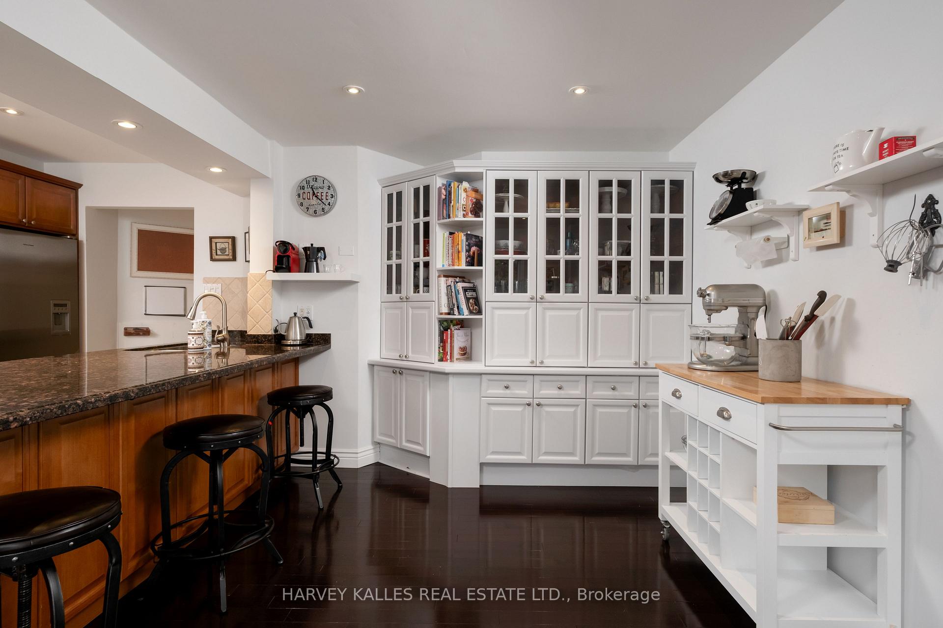 Photo 10 of 14 Beaumont Place, Vaughan, Uplands — HOMEH