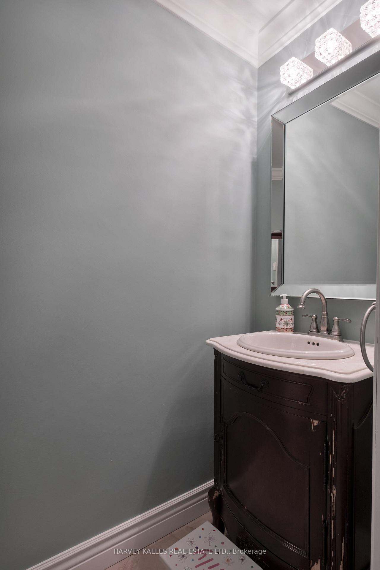 Photo 12 of 14 Beaumont Place, Vaughan, Uplands — HOMEH