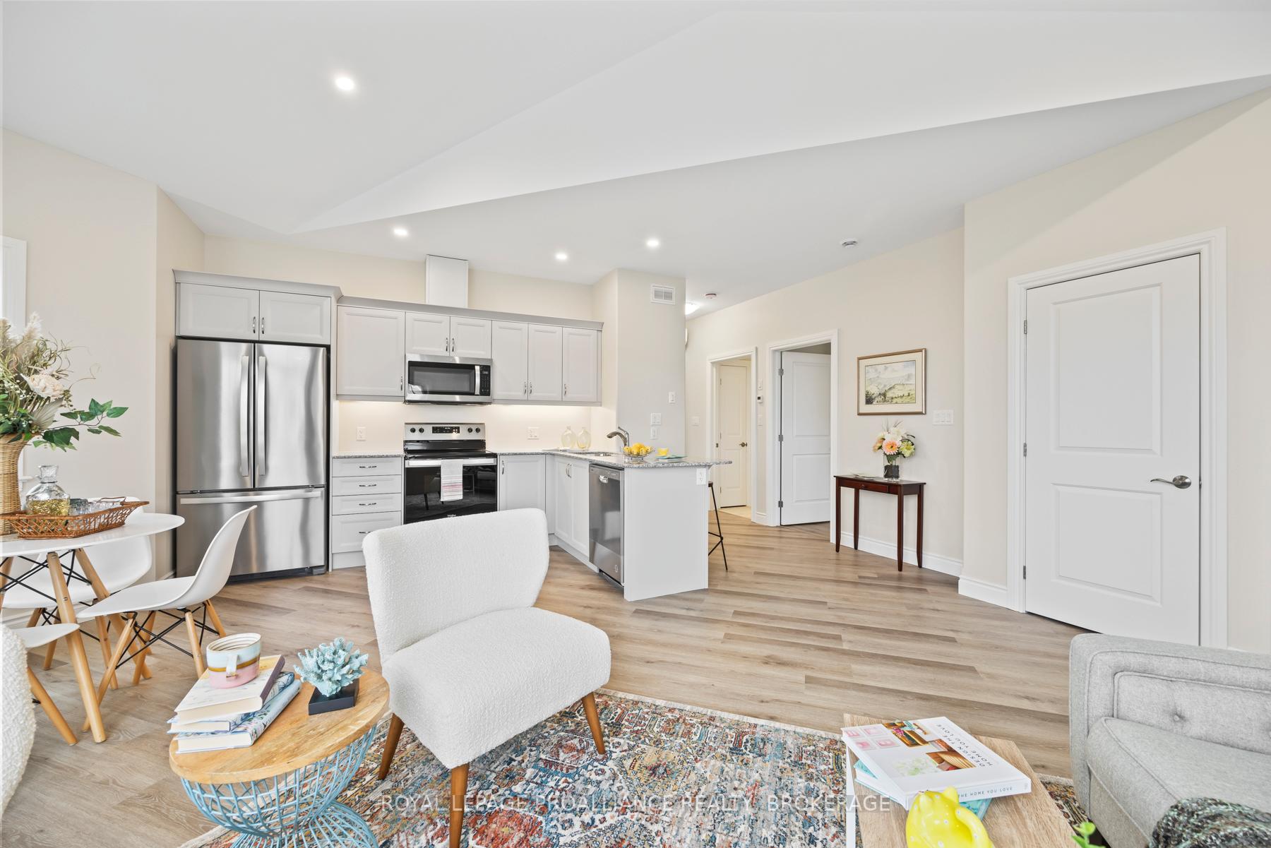 Photo 10 of 4 Lowry Place, Loyalist, Amherstview — HOMEH