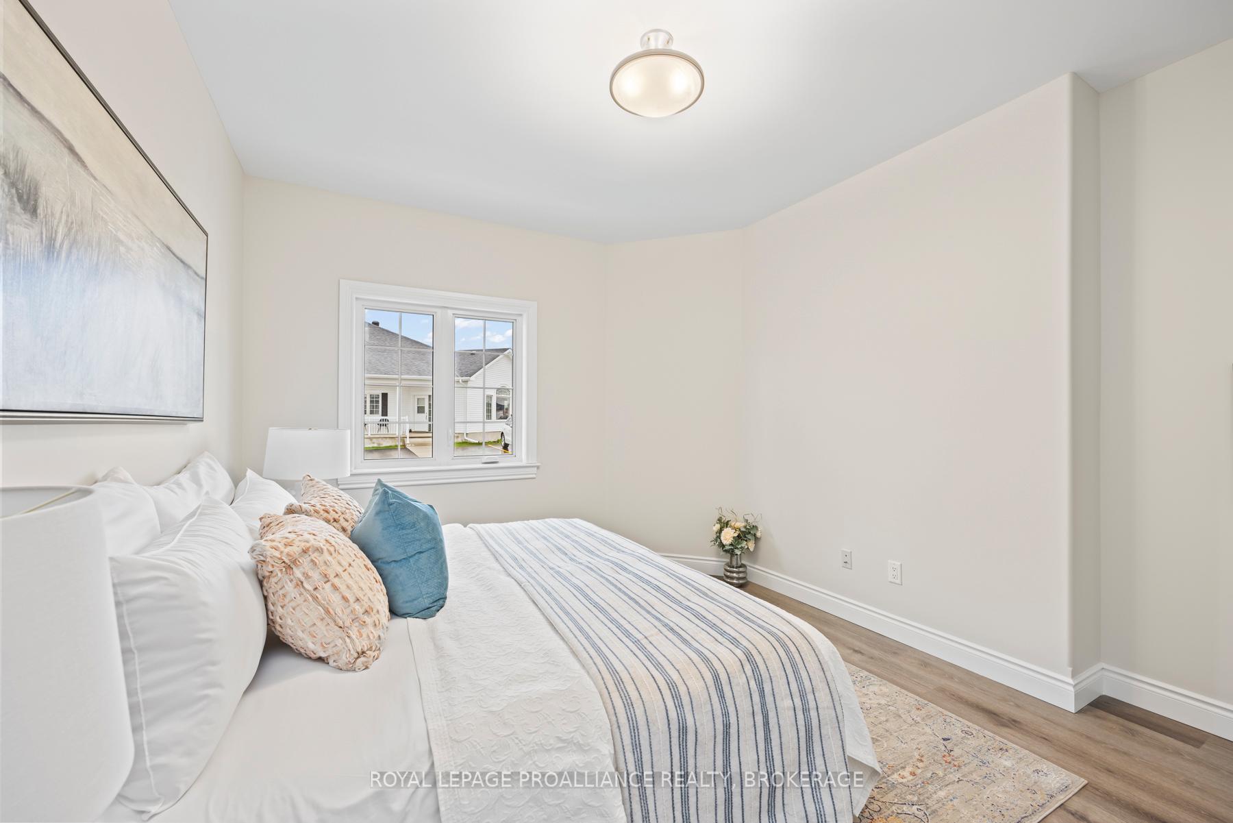 Photo 14 of 4 Lowry Place, Loyalist, Amherstview — HOMEH