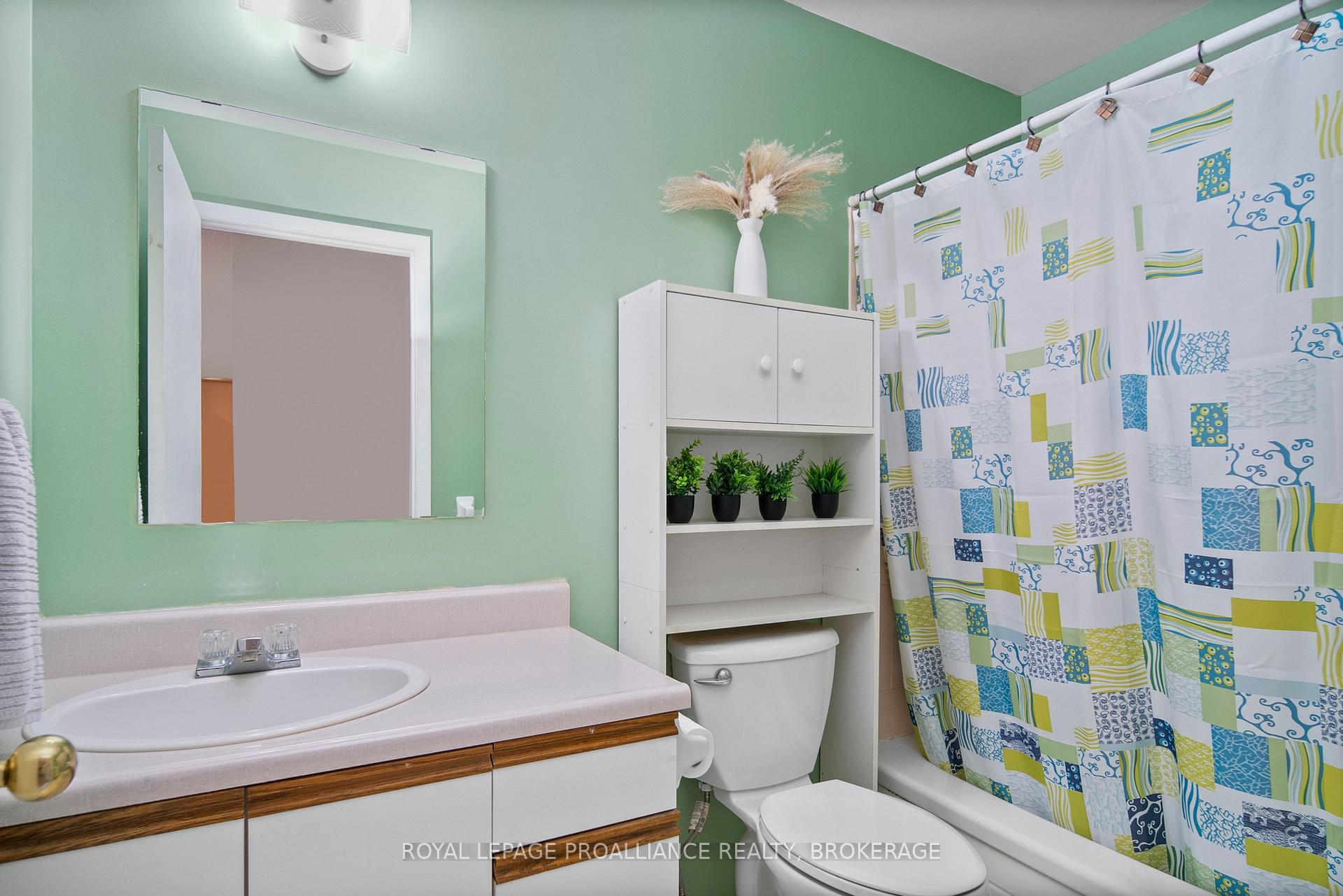 Photo 18 of Unit 405, 550 Talbot Place, Gananoque — HOMEH