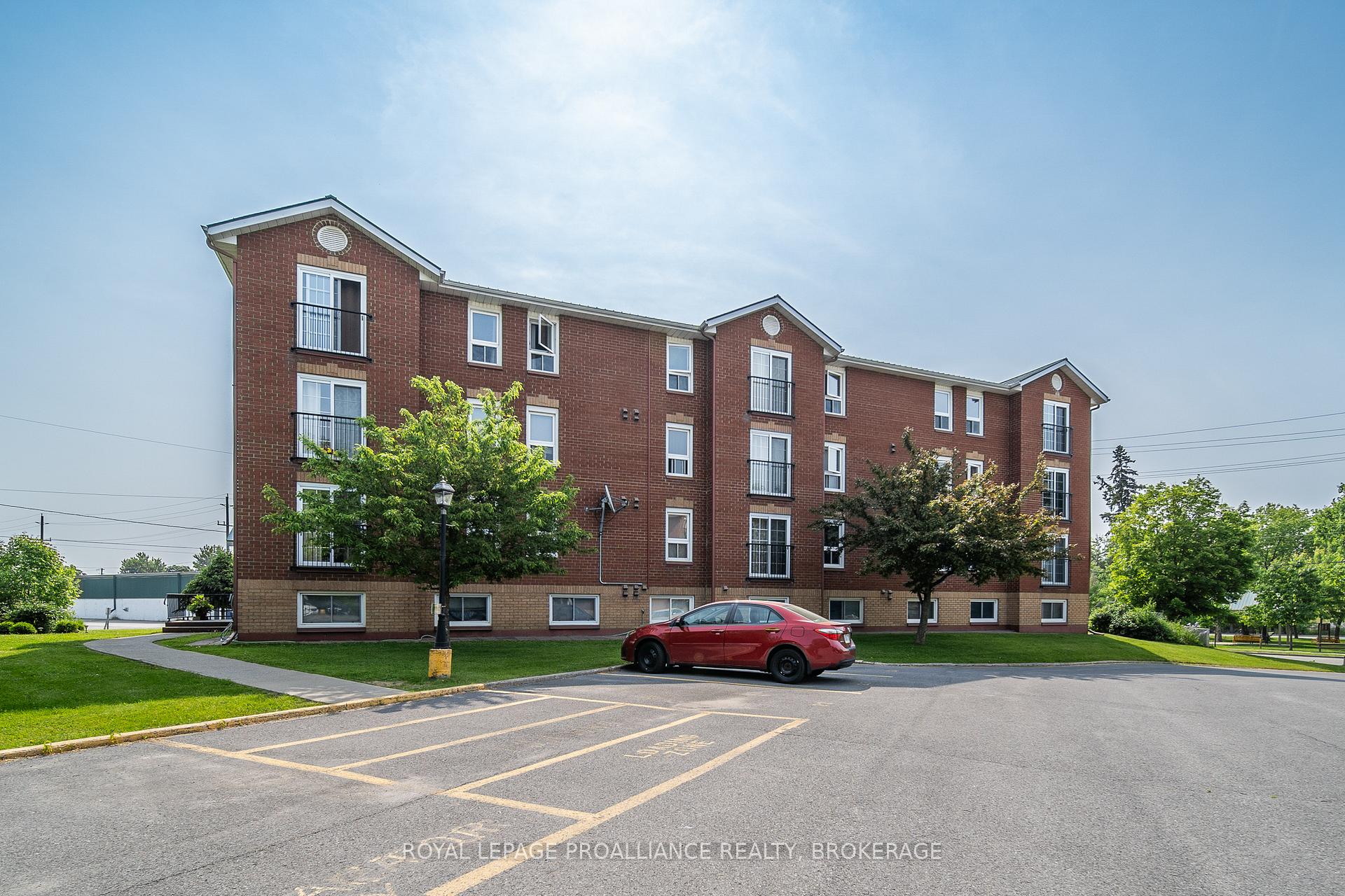 Photo 24 of Unit 405, 550 Talbot Place, Gananoque — HOMEH