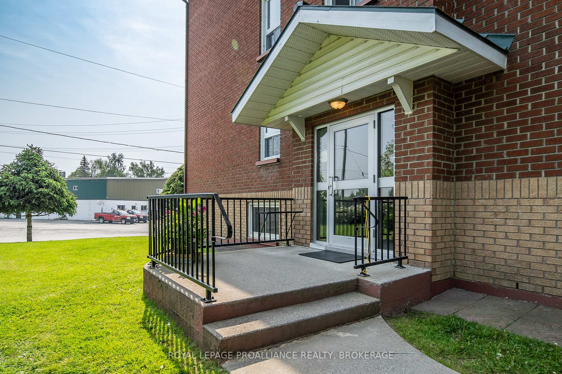 Photo 25 of Unit 405, 550 Talbot Place, Gananoque — HOMEH