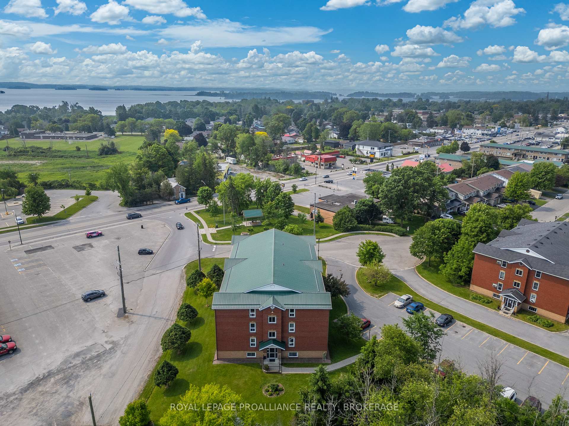 Photo 37 of Unit 405, 550 Talbot Place, Gananoque — HOMEH