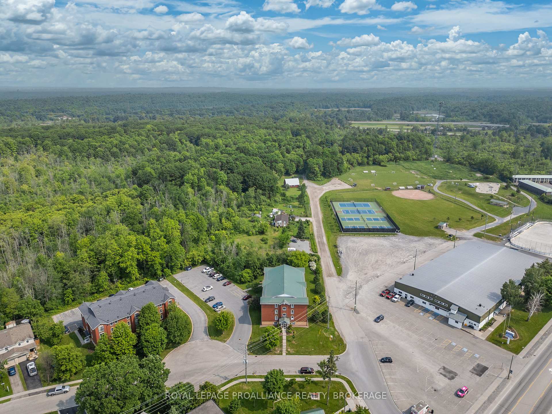 Photo 44 of Unit 405, 550 Talbot Place, Gananoque — HOMEH