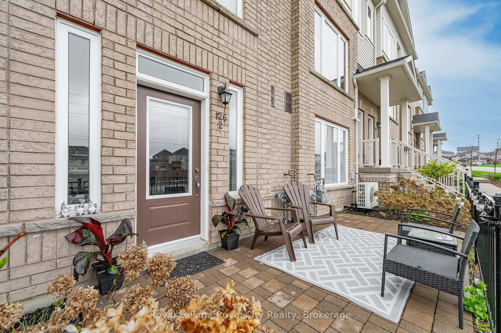 Photo 4 of Unit 2, 126 Watson Parkway N, Guelph, Grange Road — HOMEH