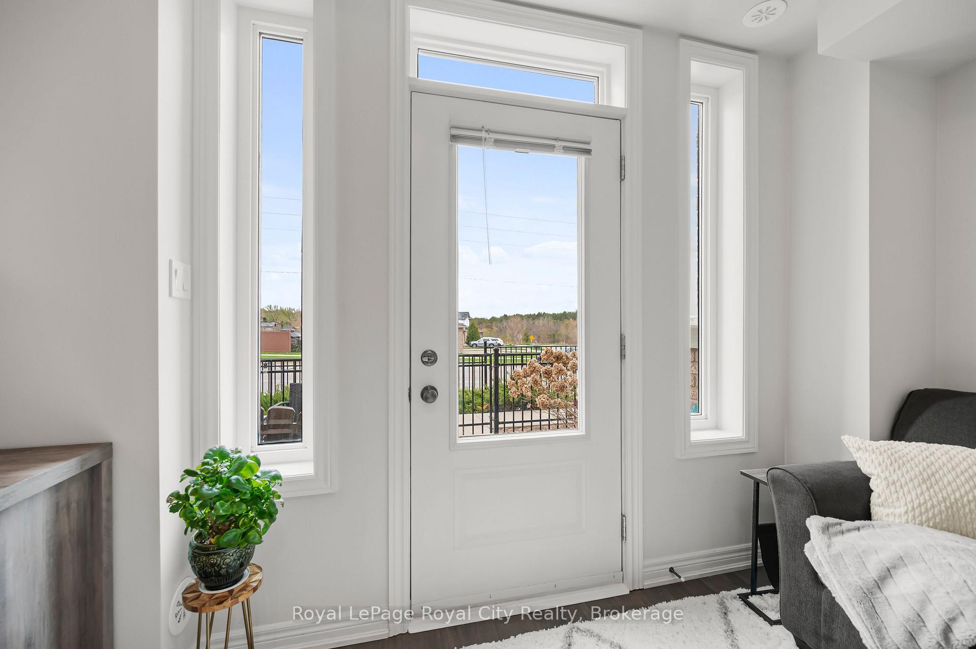 Photo 10 of Unit 2, 126 Watson Parkway N, Guelph, Grange Road — HOMEH