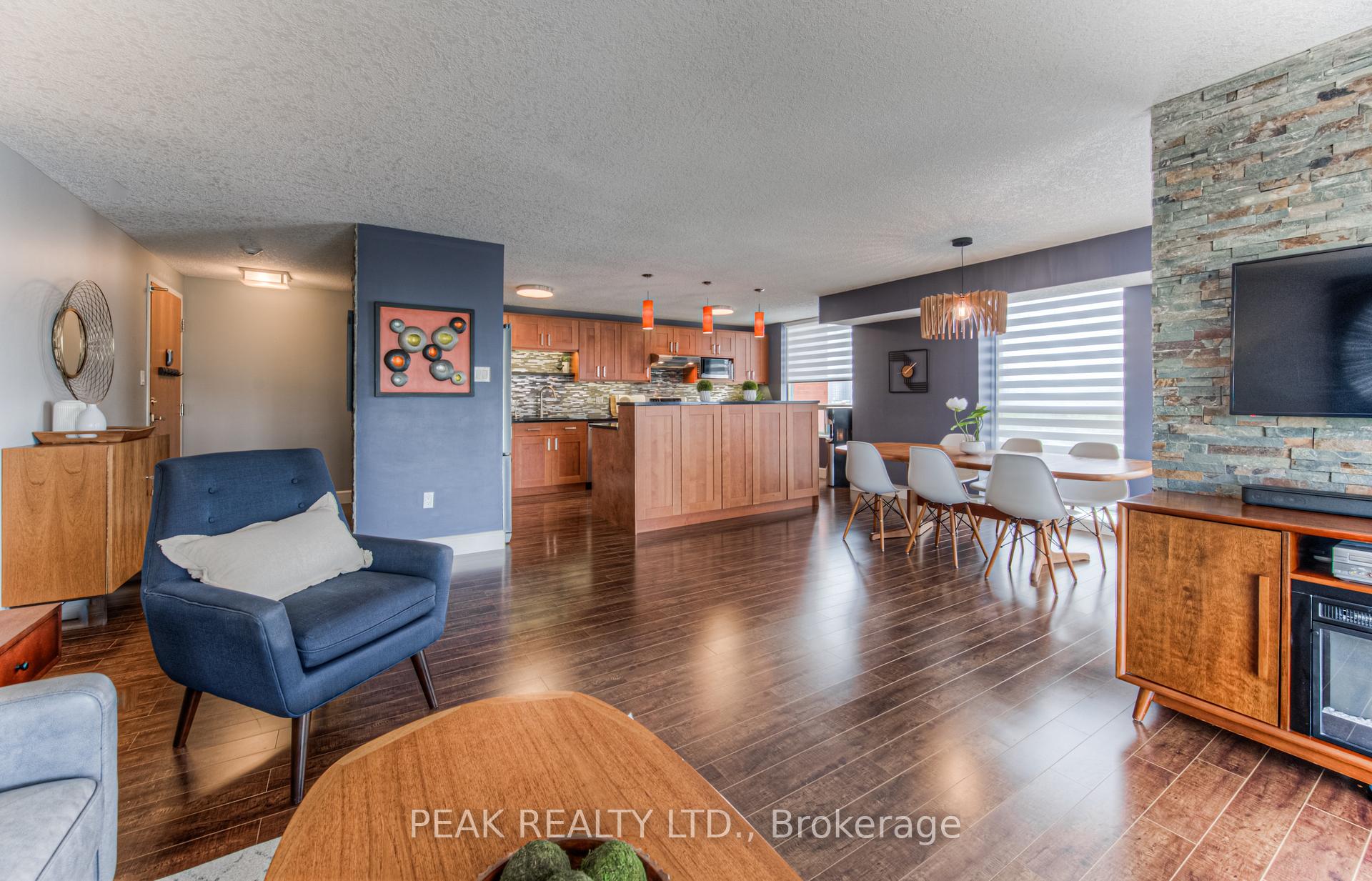 Photo 11 of Unit 811, 55 Blue Springs Drive, Waterloo — HOMEH