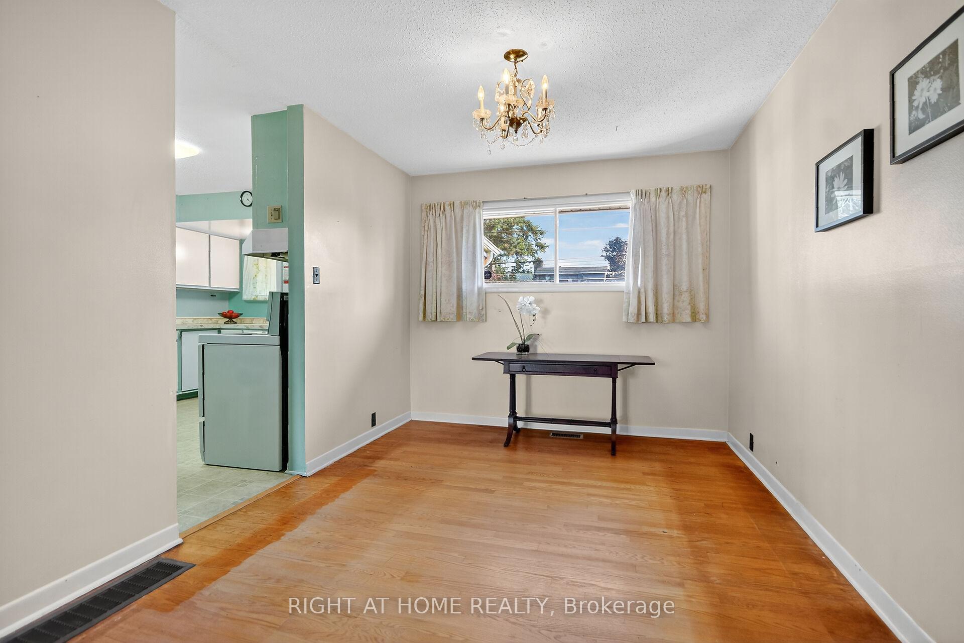 Photo 9 of 6 Higwood Drive, Ottawa, Borden Farm/Stewart Farm/Carleton Heights/Parkwood Hills — HOMEH