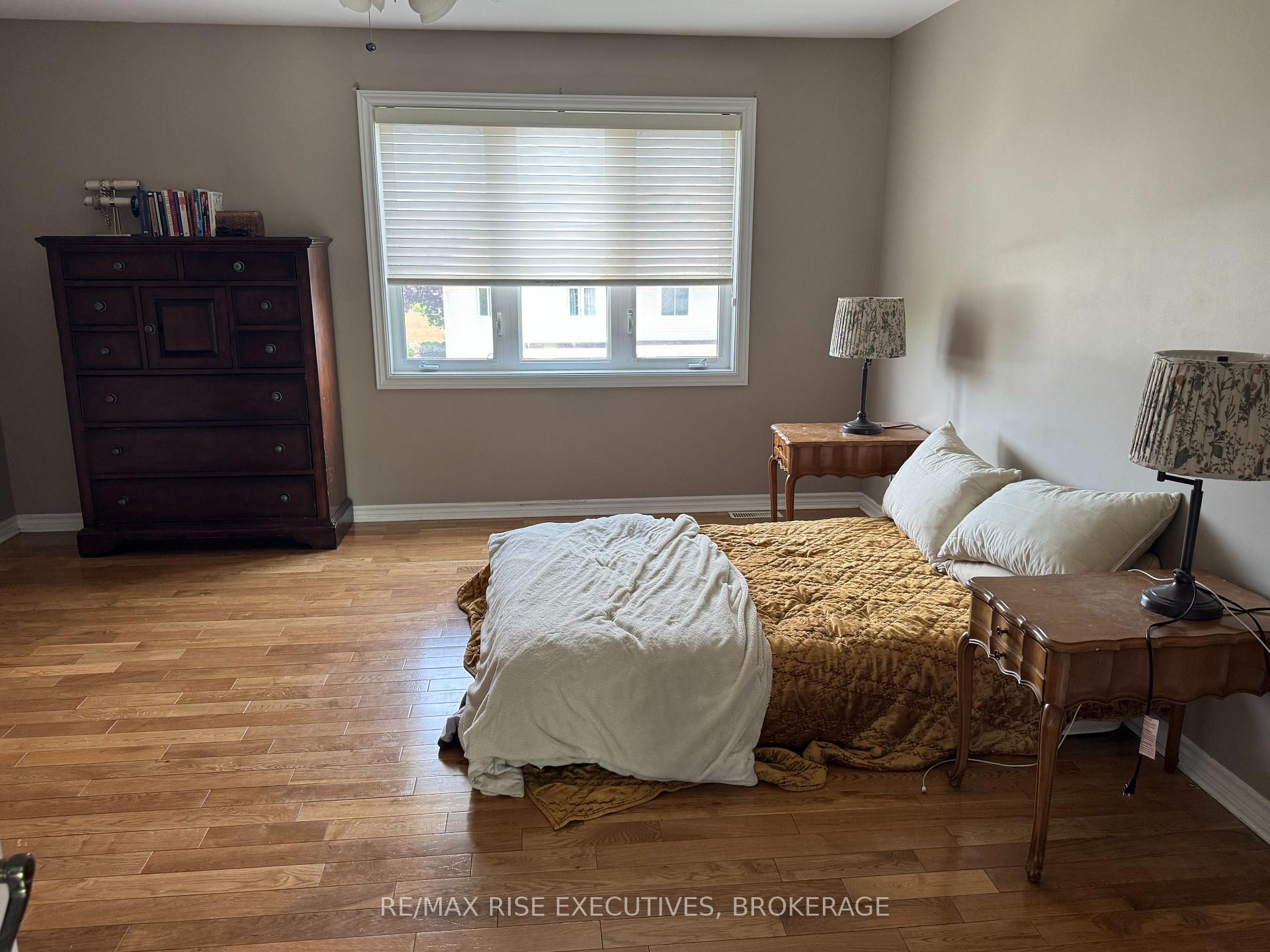 Photo 8 of 211 Oak Street, Gananoque — HOMEH