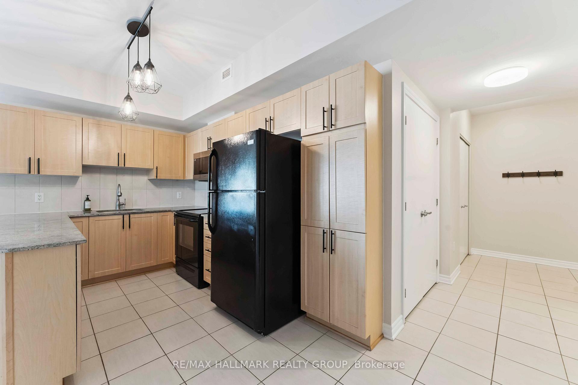Photo 18 of Unit 304, 70 Landry Street, Ottawa, Vanier — HOMEH