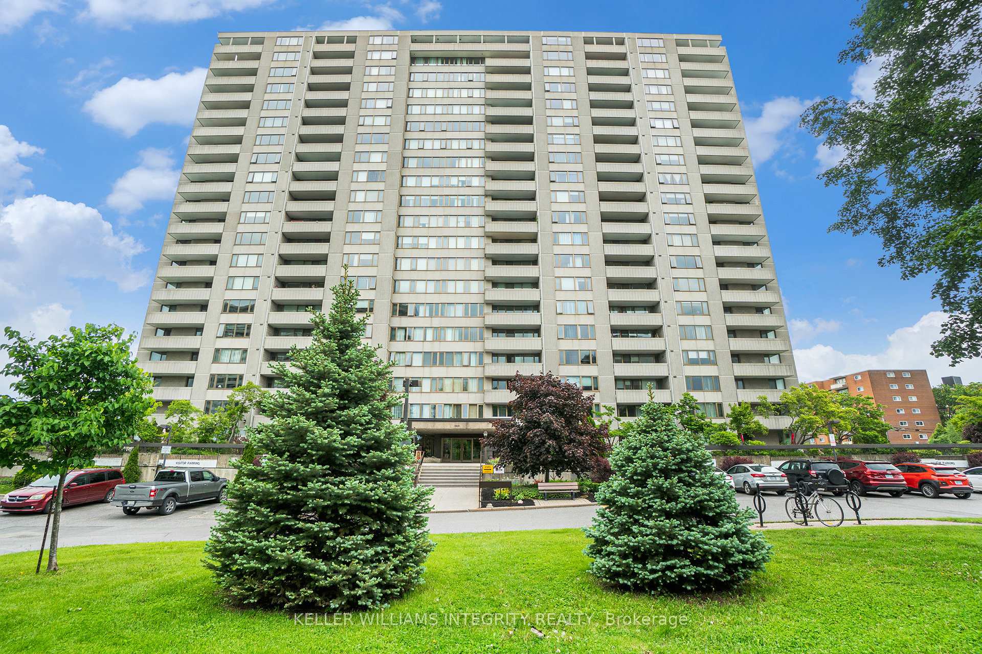 Front of Unit 807, 2625 Regina Street