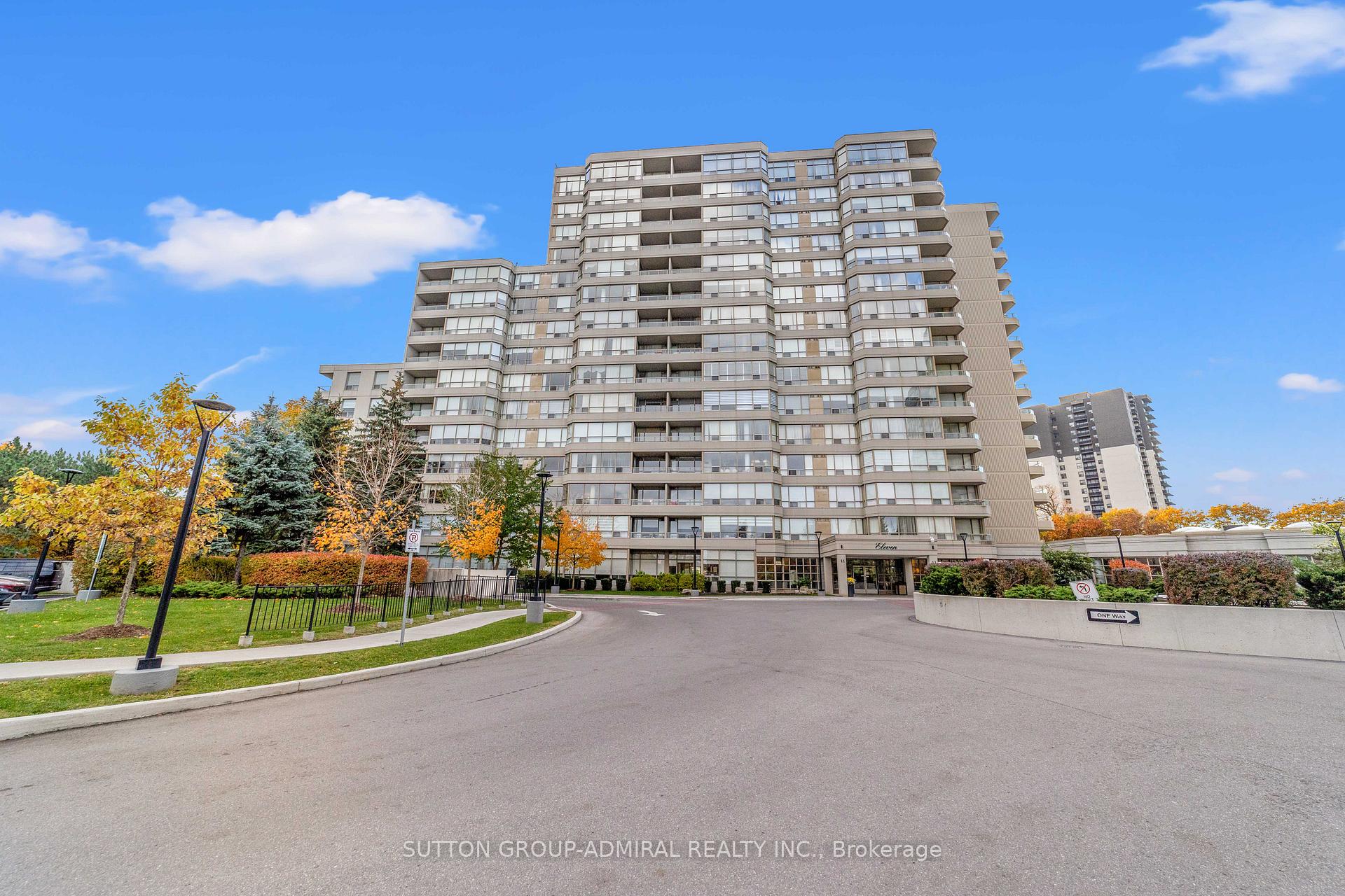 Photo 2 of Unit 304, 11 Townsgate Drive, Vaughan, Crestwood-Springfarm-Yorkhill — HOMEH