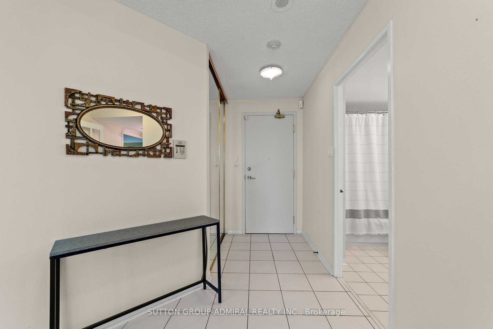 Photo 11 of Unit 304, 11 Townsgate Drive, Vaughan, Crestwood-Springfarm-Yorkhill — HOMEH
