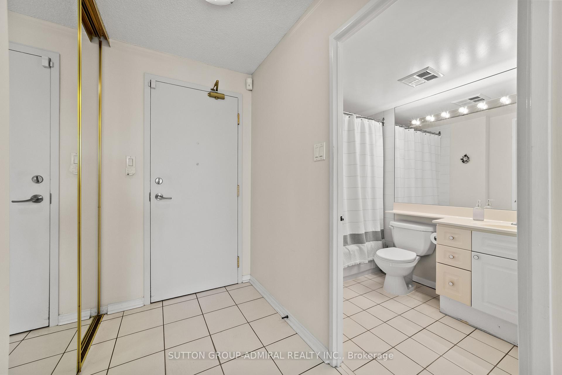 Photo 12 of Unit 304, 11 Townsgate Drive, Vaughan, Crestwood-Springfarm-Yorkhill — HOMEH
