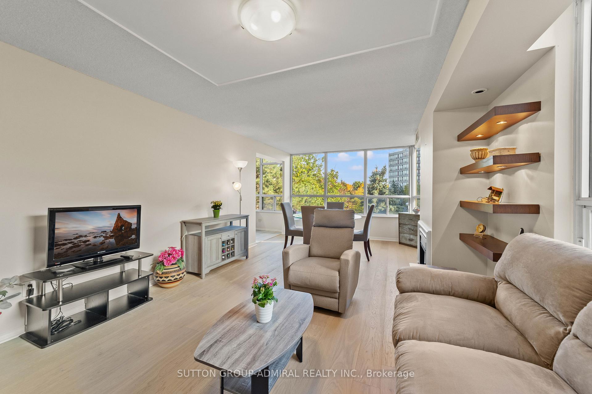 Photo 15 of Unit 304, 11 Townsgate Drive, Vaughan, Crestwood-Springfarm-Yorkhill — HOMEH