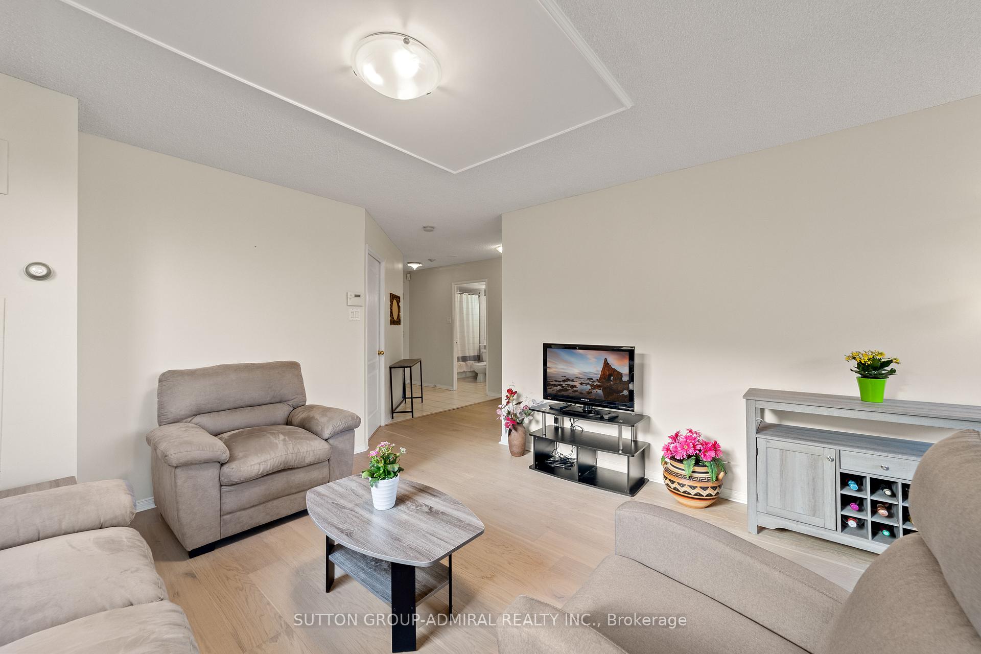 Photo 16 of Unit 304, 11 Townsgate Drive, Vaughan, Crestwood-Springfarm-Yorkhill — HOMEH