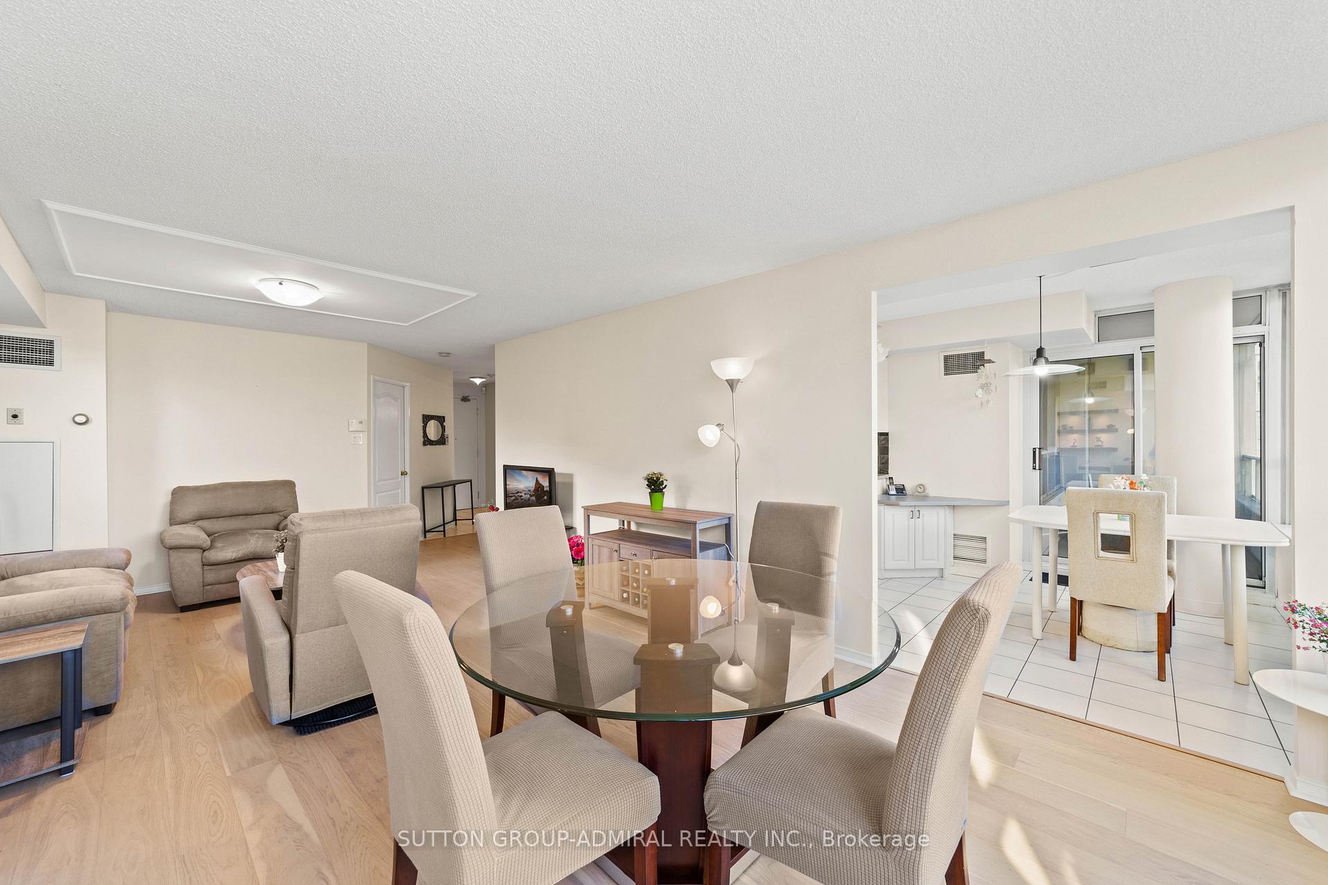 Photo 18 of Unit 304, 11 Townsgate Drive, Vaughan, Crestwood-Springfarm-Yorkhill — HOMEH