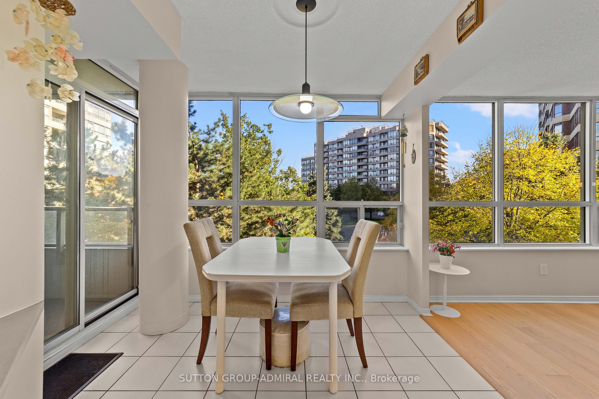 Photo 21 of Unit 304, 11 Townsgate Drive, Vaughan, Crestwood-Springfarm-Yorkhill — HOMEH