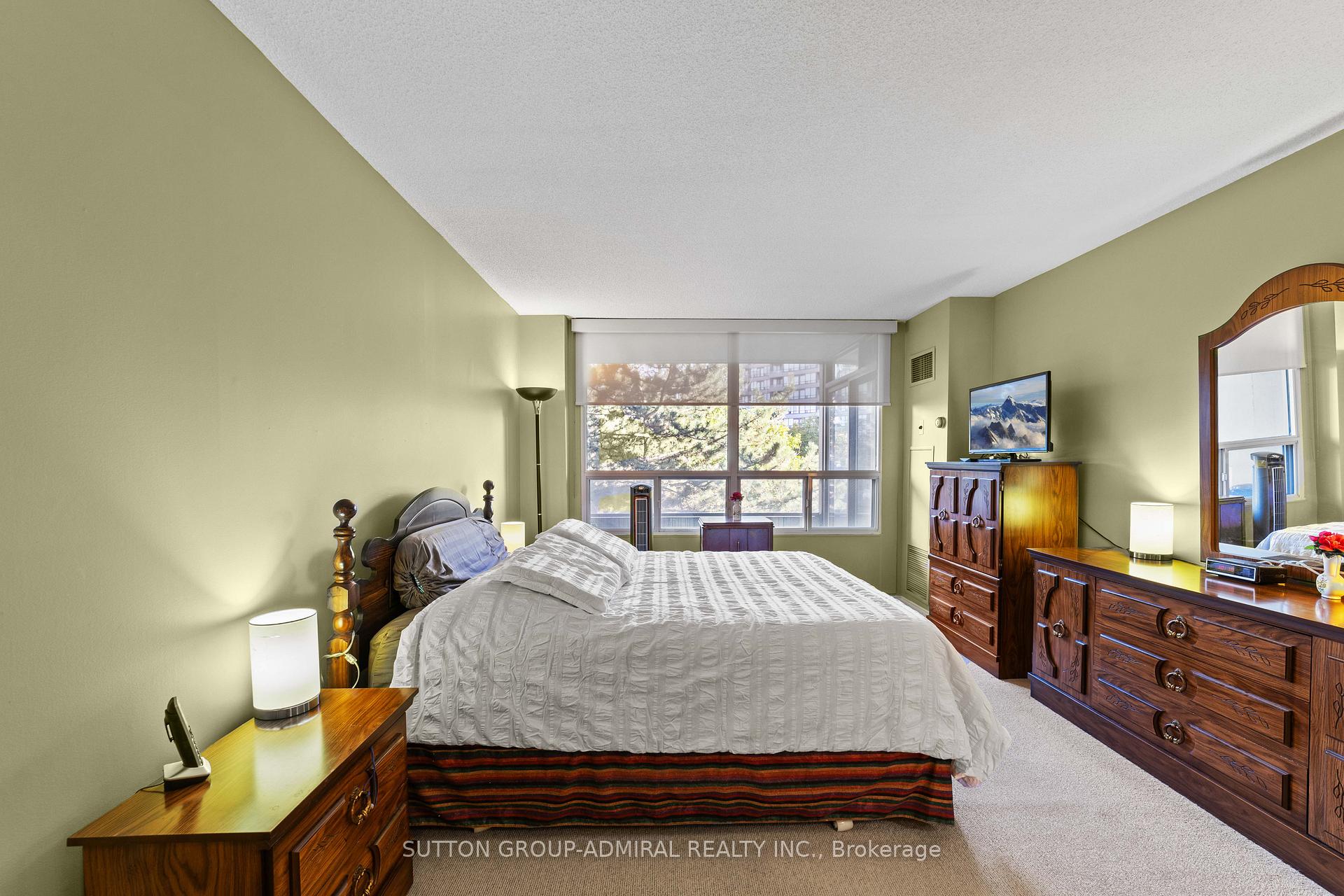 Photo 33 of Unit 304, 11 Townsgate Drive, Vaughan, Crestwood-Springfarm-Yorkhill — HOMEH