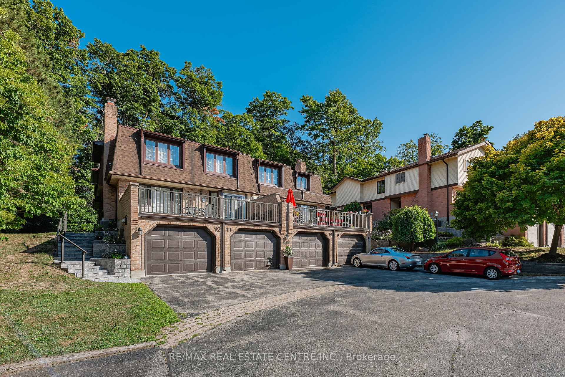 Photo 2 of Unit 11, 232 Kingswood Drive, Kitchener — HOMEH