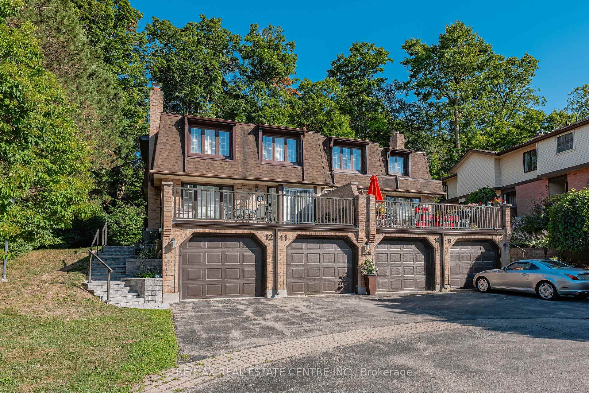 Photo 3 of Unit 11, 232 Kingswood Drive, Kitchener — HOMEH