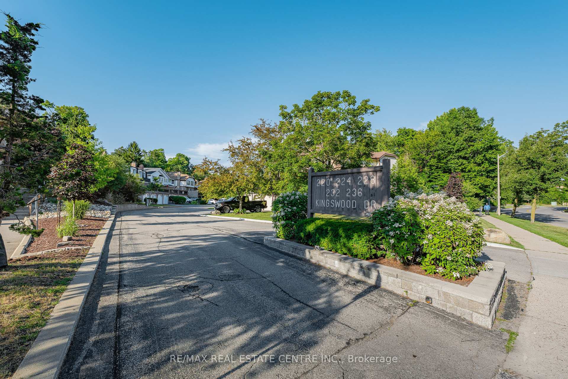 Photo 43 of Unit 11, 232 Kingswood Drive, Kitchener — HOMEH