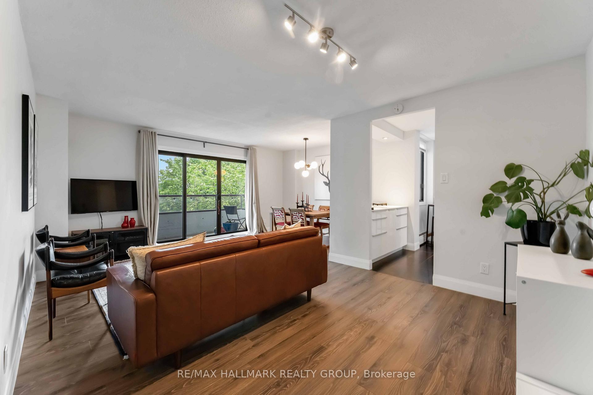 Photo 5 of Unit 406, 333 Chapel Street, Ottawa, Sandy Hill — HOMEH