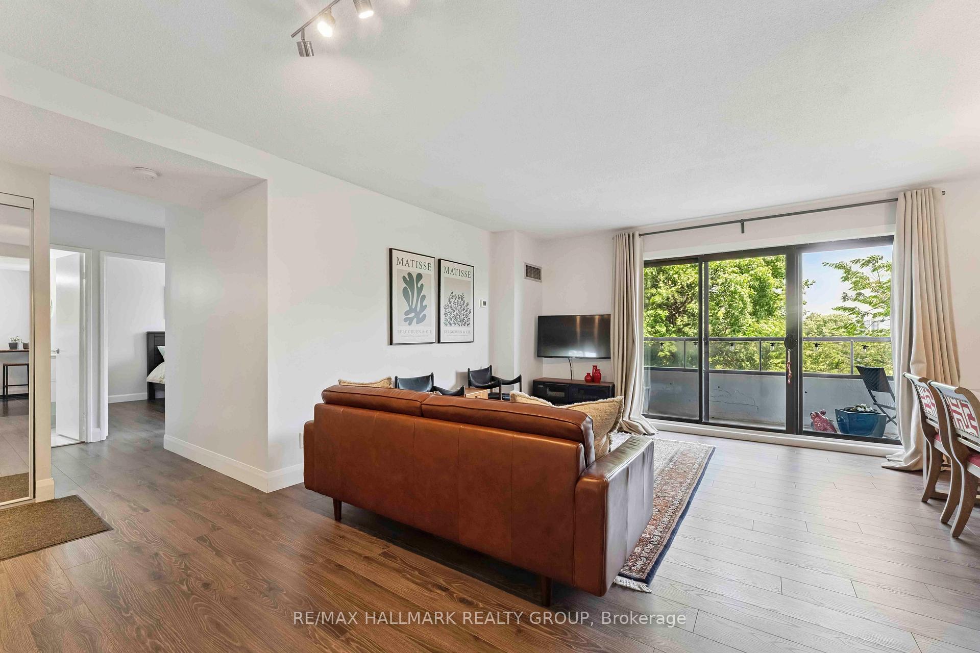 Photo 6 of Unit 406, 333 Chapel Street, Ottawa, Sandy Hill — HOMEH