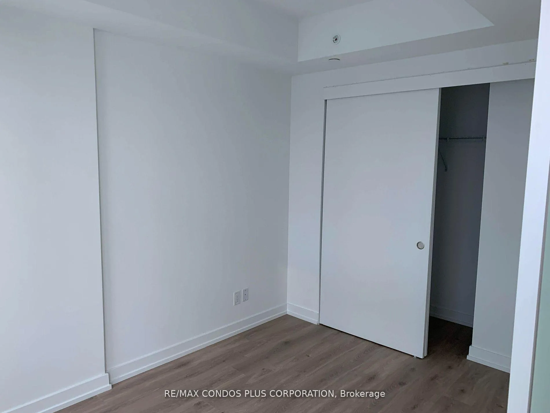 Photo 5 of Unit 726, 161 Roehampton Avenue, Toronto, Mount Pleasant West — HOMEH