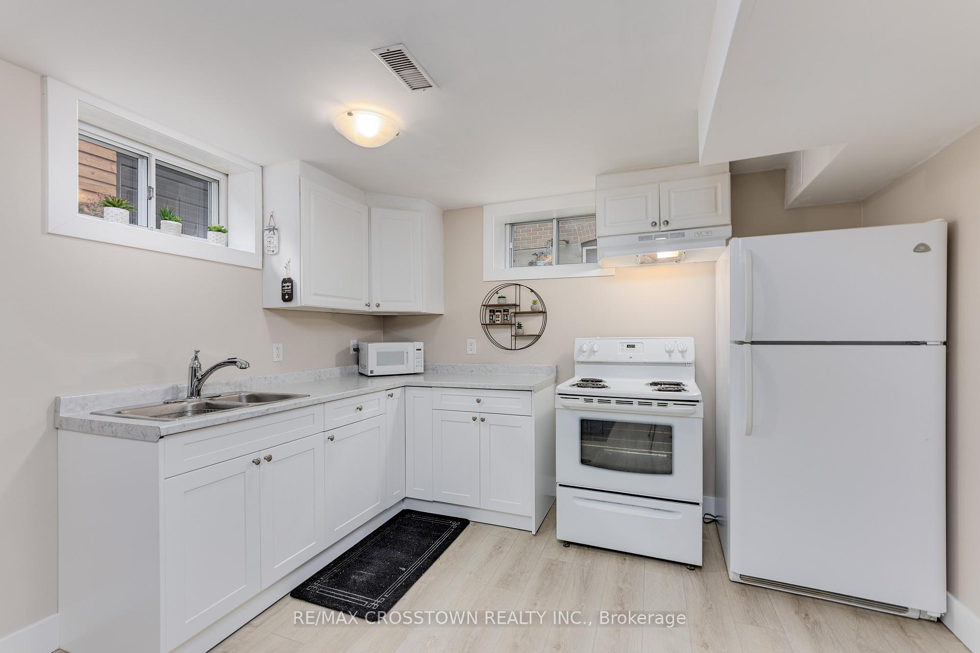 Photo 3 of 6 Davidson Street, Barrie, 400 North — HOMEH