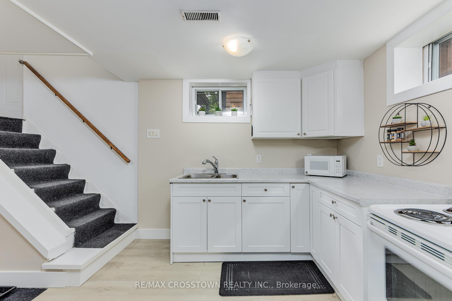 Photo 7 of 6 Davidson Street, Barrie, 400 North — HOMEH