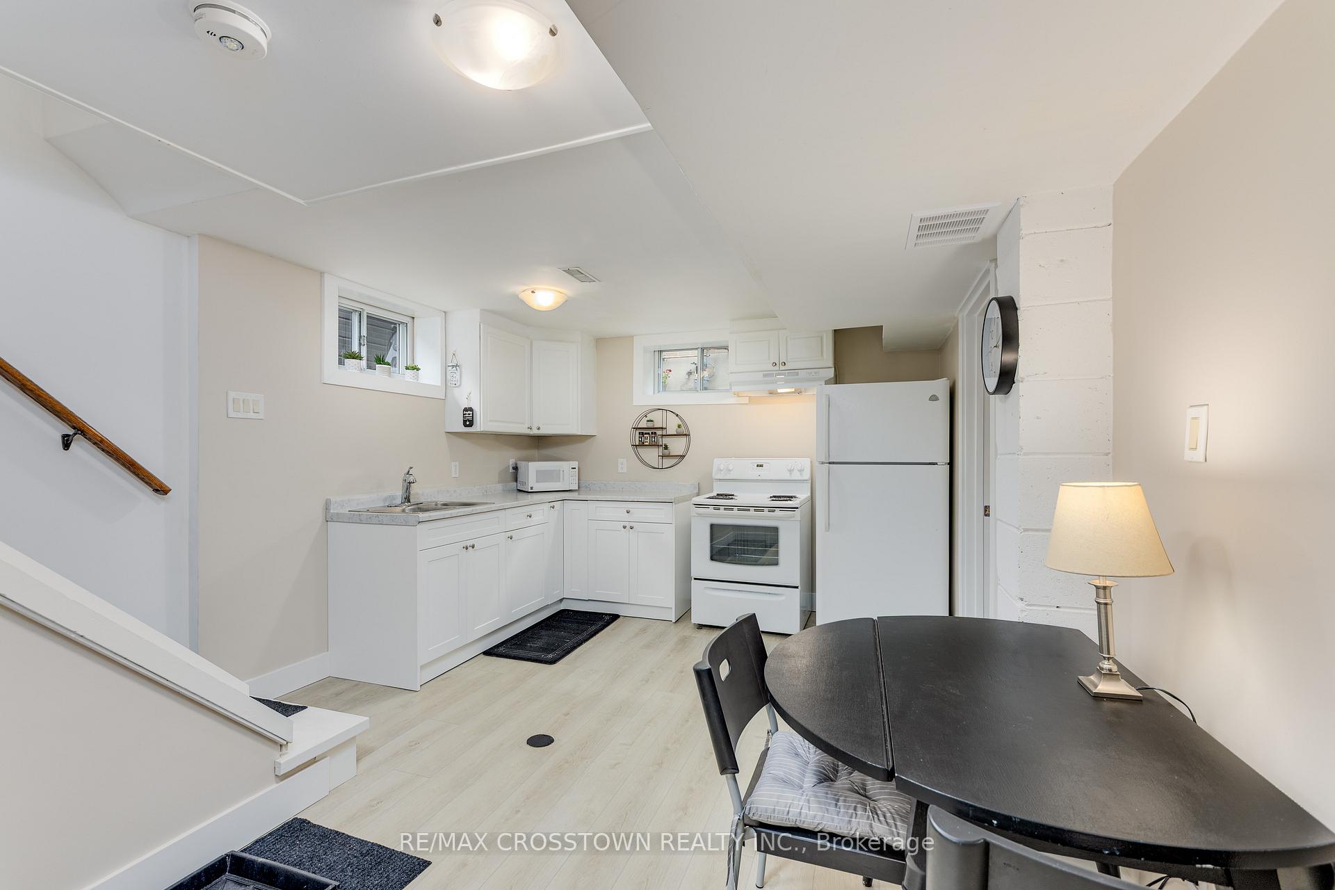 Photo 8 of 6 Davidson Street, Barrie, 400 North — HOMEH