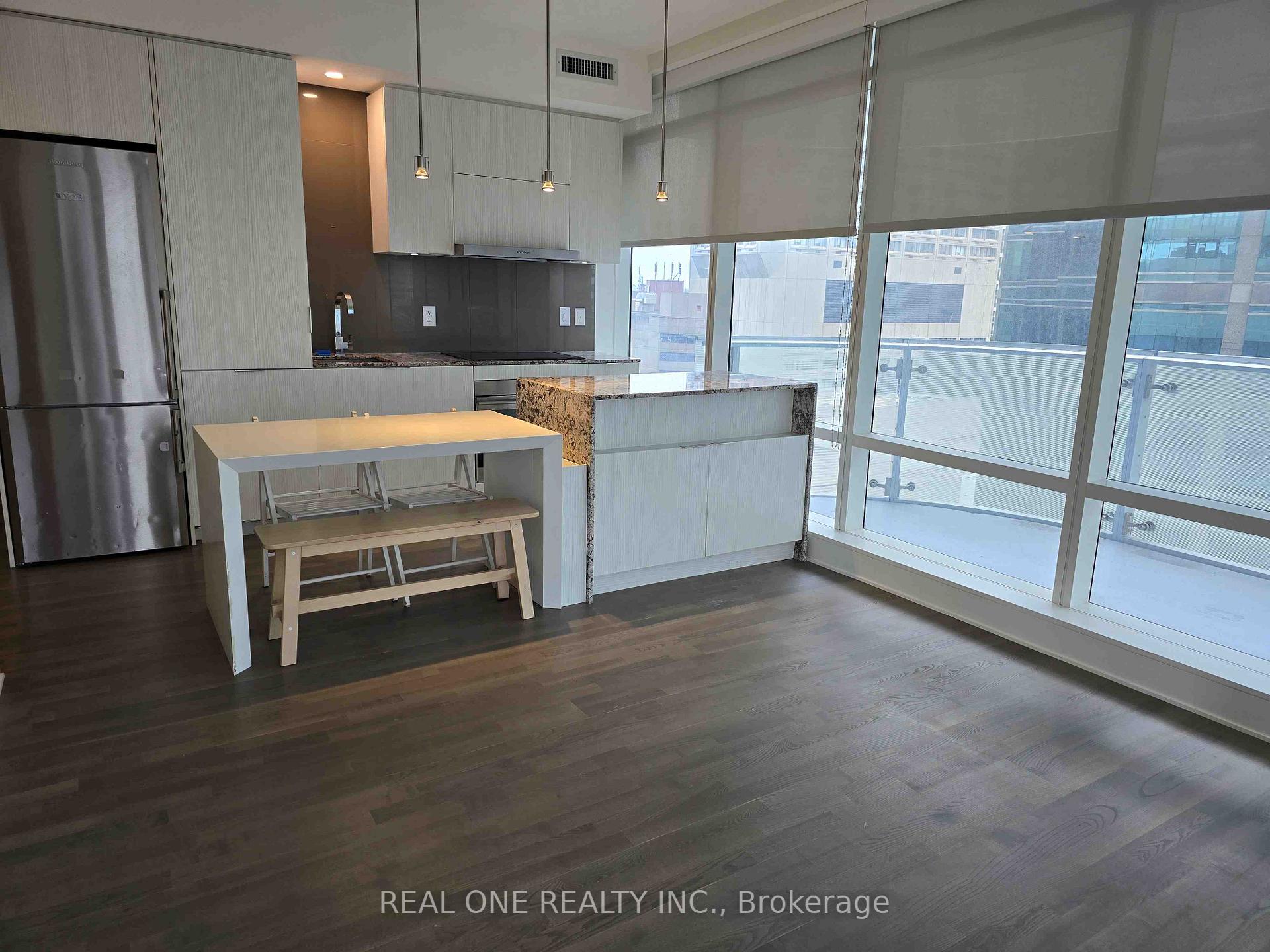 Photo 3 of Unit 1204, 1 Bloor Street E, Toronto, Church-Yonge Corridor — HOMEH