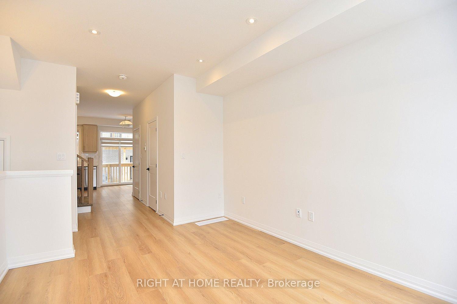 Photo 8 of Unit 68, 55 Tom Brown Drive, Brant, Paris — HOMEH