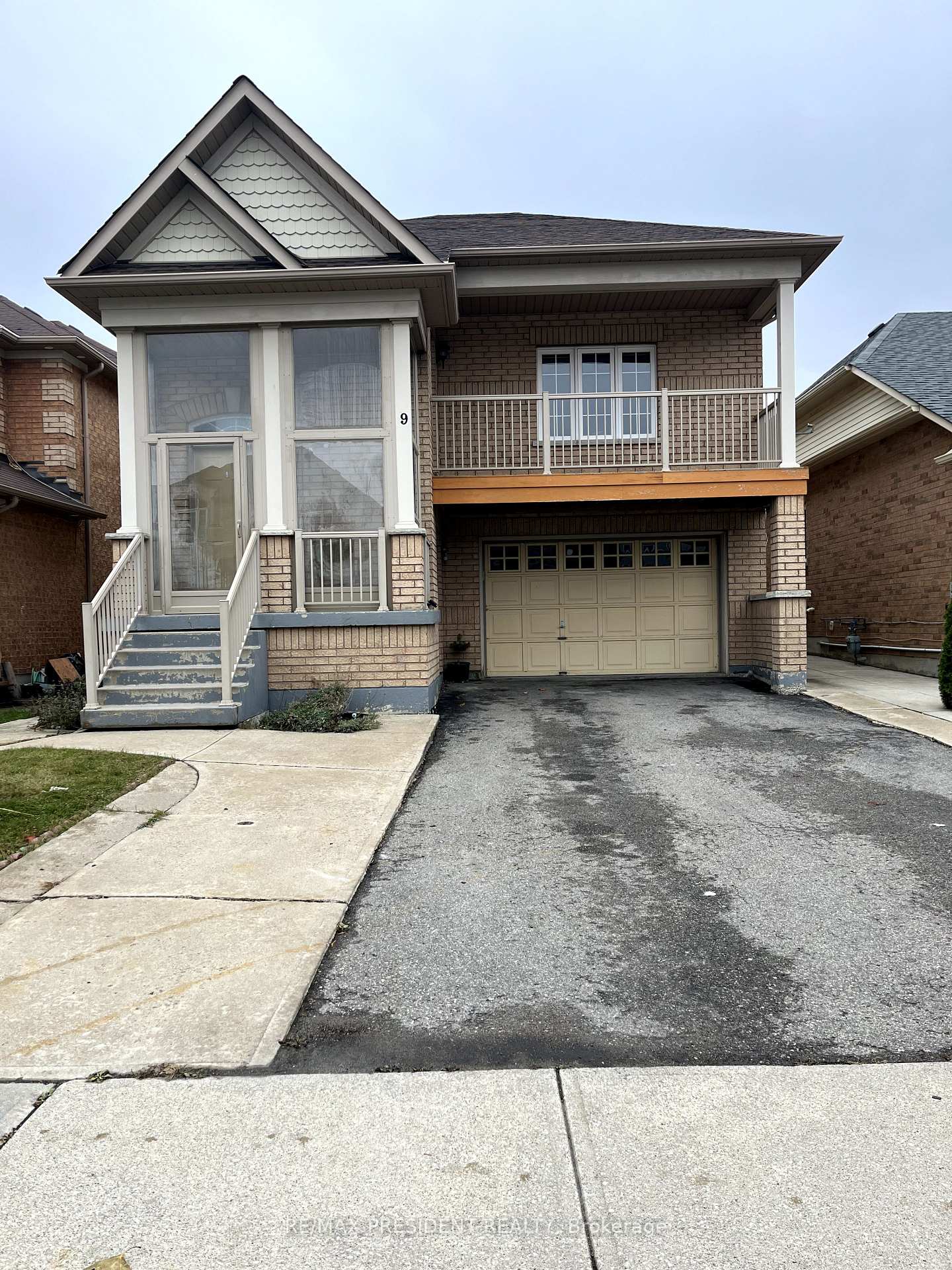 Front of 9 Denim Drive