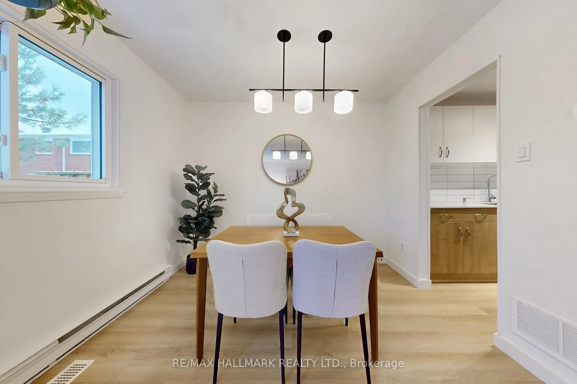 Photo 10 of 50 Gordon Way, Markham, Aileen-Willowbrook — HOMEH