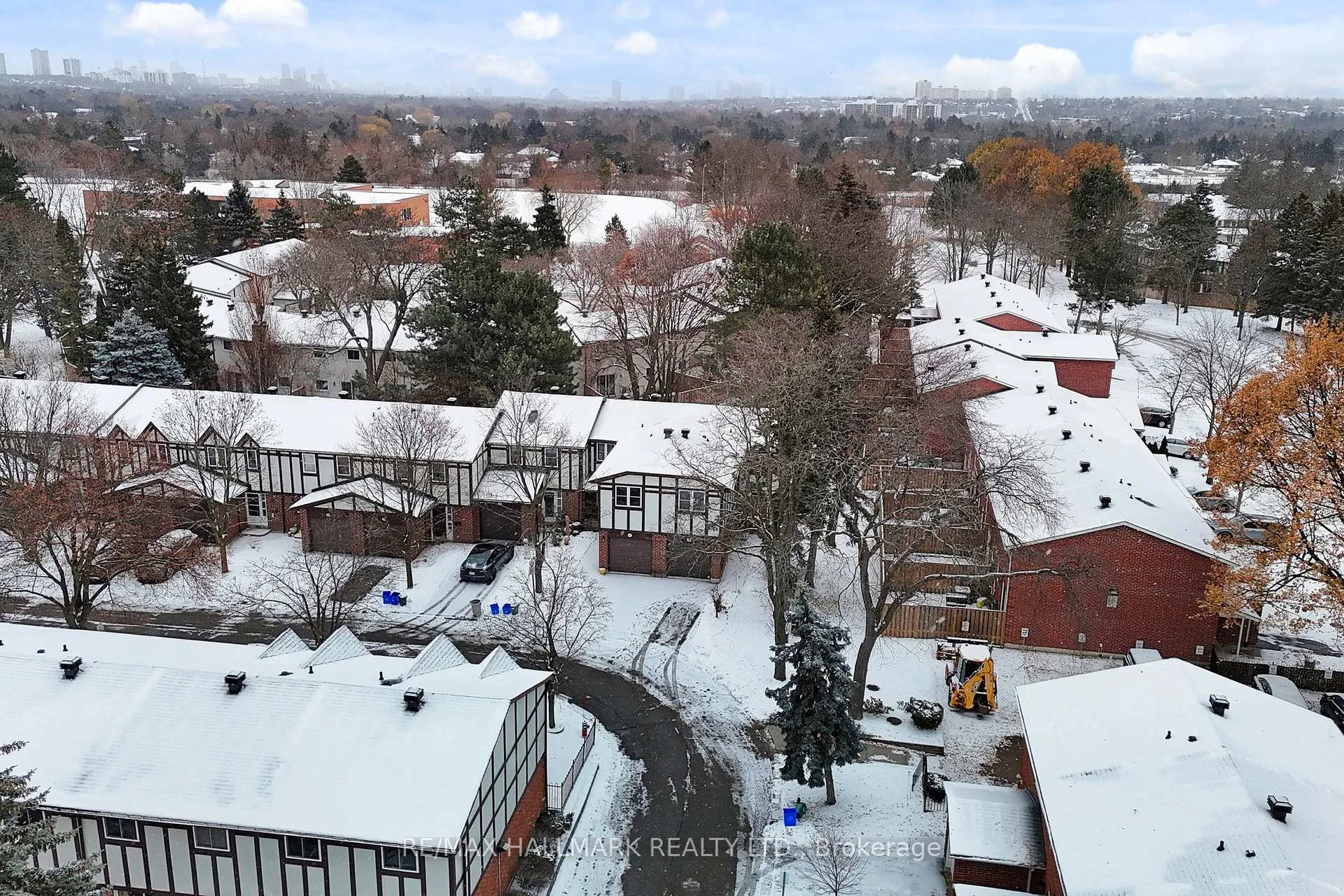 Photo 32 of 50 Gordon Way, Markham, Aileen-Willowbrook — HOMEH