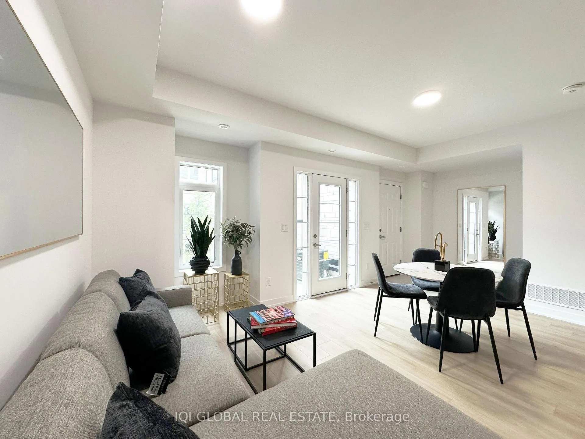 Photo 3 of Unit 902, 1655 Palmers Sawmill Road, Pickering, Duffin Heights — HOMEH