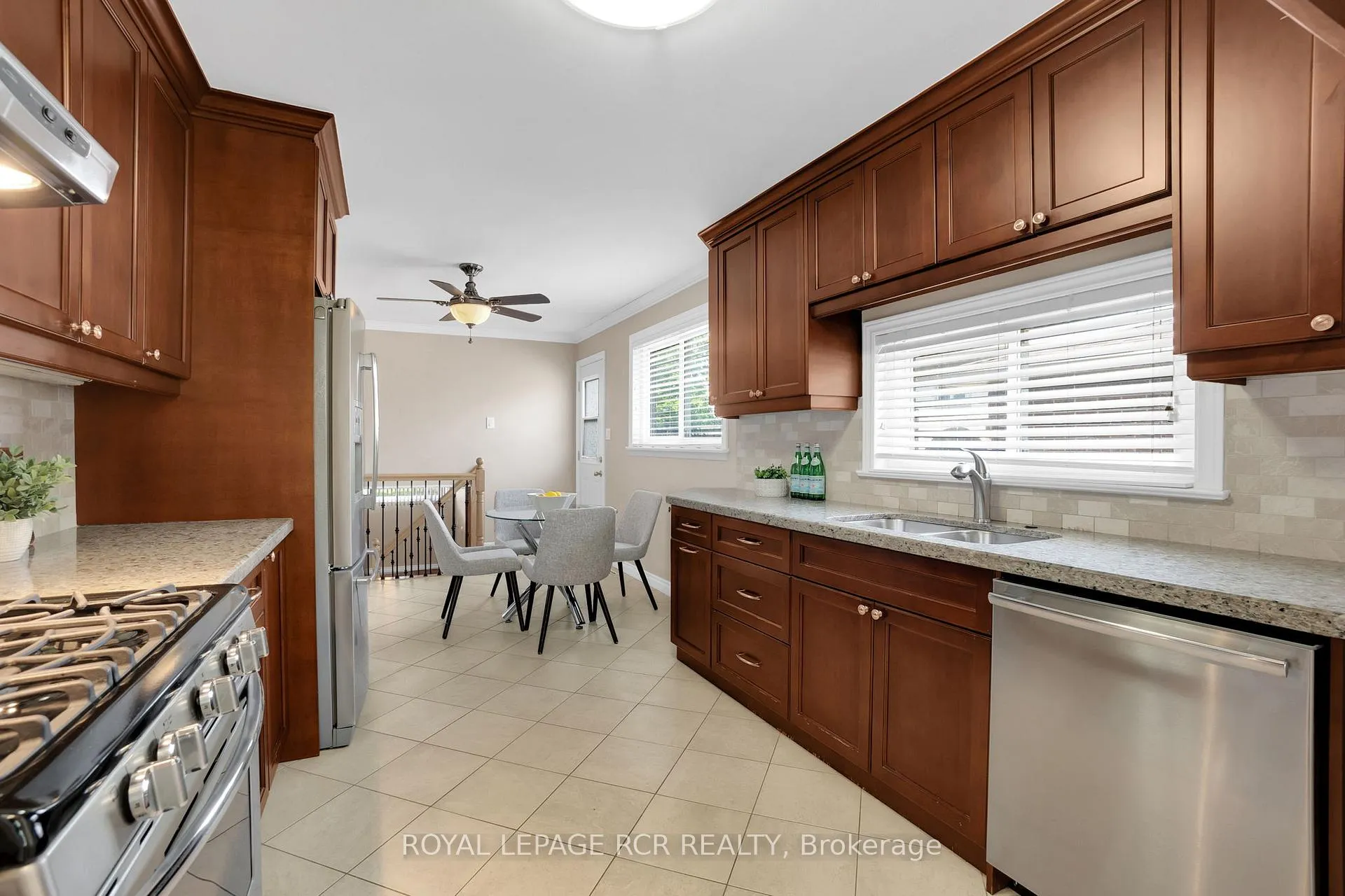Photo 11 of 273 Newlove Drive, Caledon, Bolton East — HOMEH