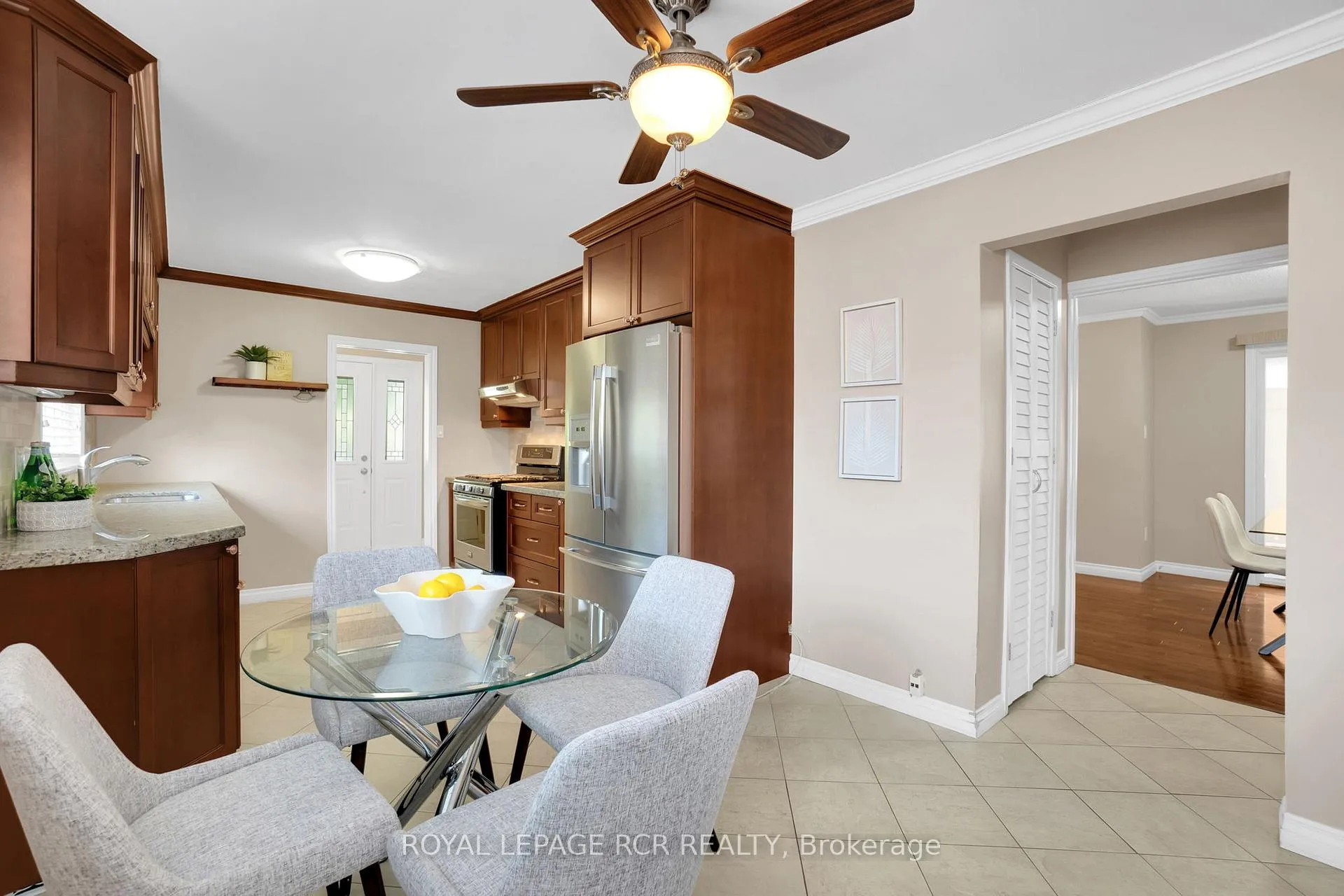 Photo 12 of 273 Newlove Drive, Caledon, Bolton East — HOMEH