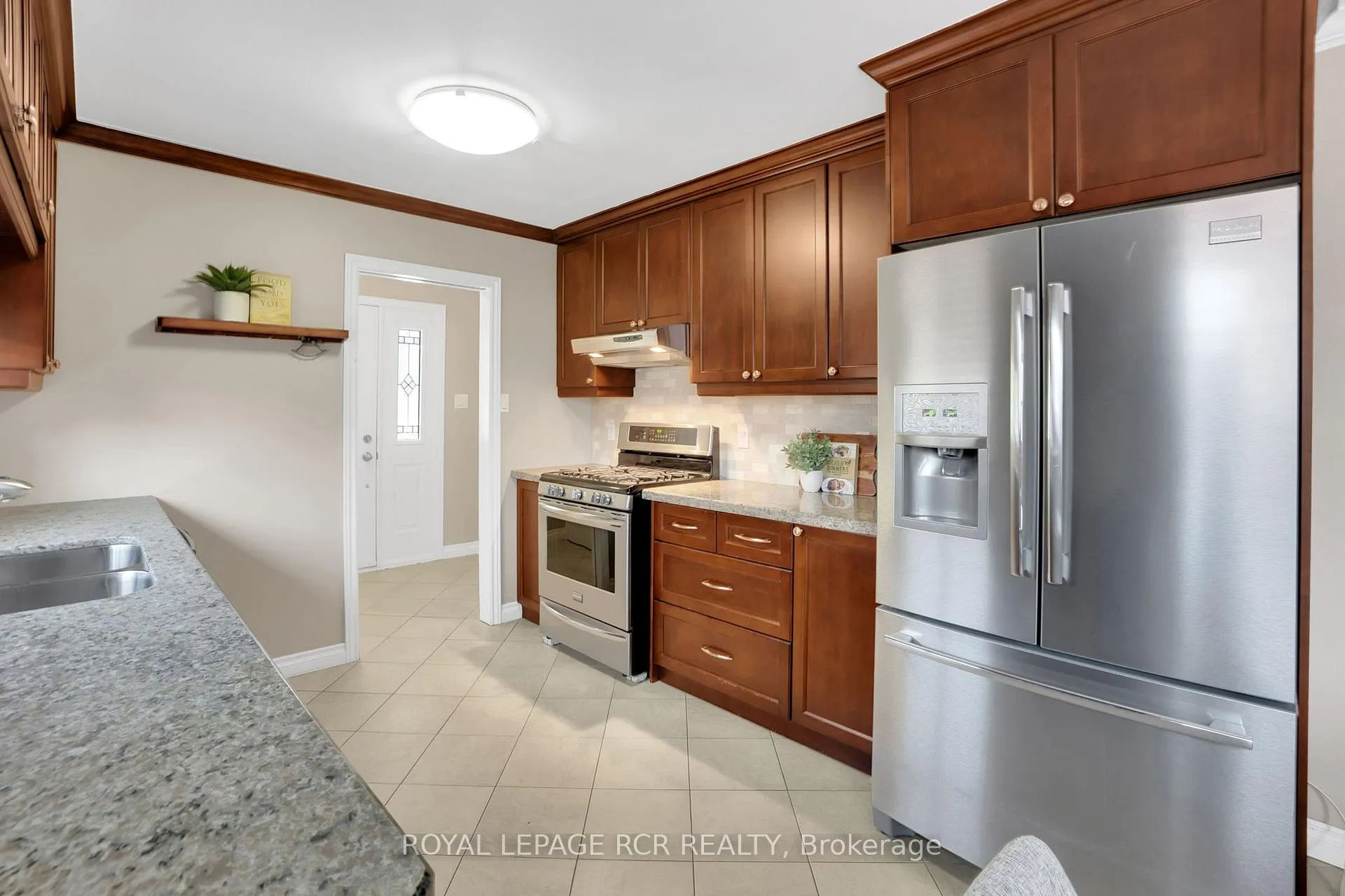 Photo 13 of 273 Newlove Drive, Caledon, Bolton East — HOMEH