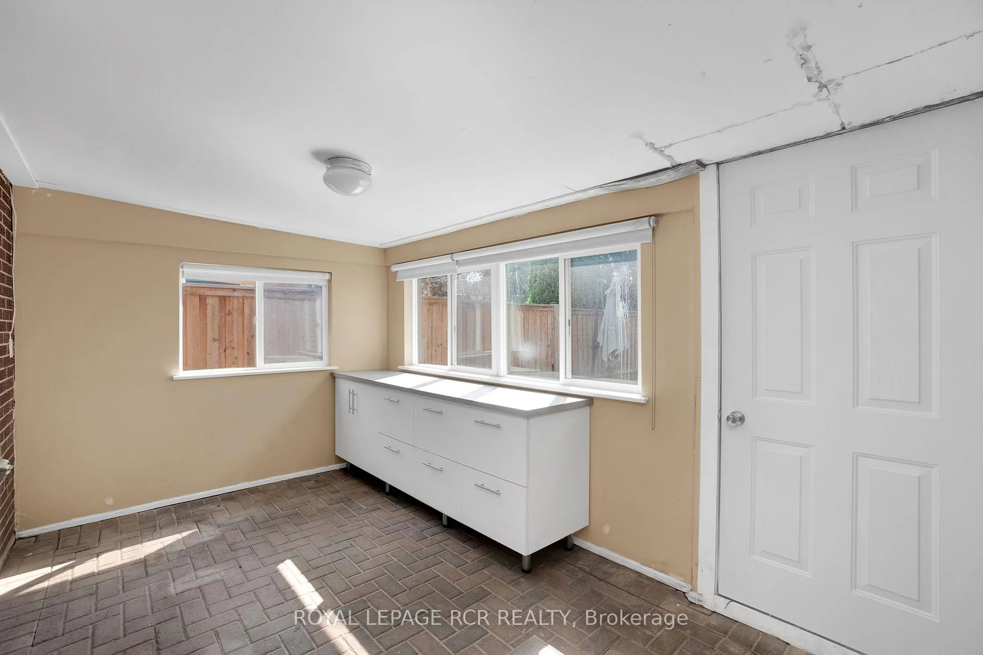 Photo 15 of 273 Newlove Drive, Caledon, Bolton East — HOMEH