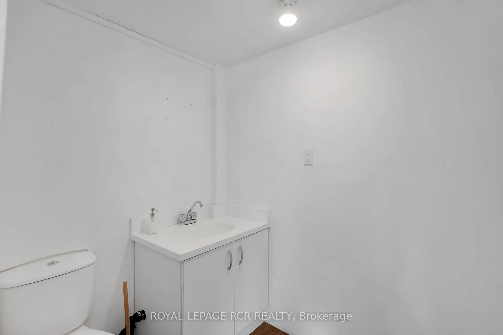 Photo 16 of 273 Newlove Drive, Caledon, Bolton East — HOMEH